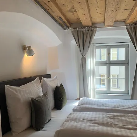 Lägenhet Center Golden Roof 4 *